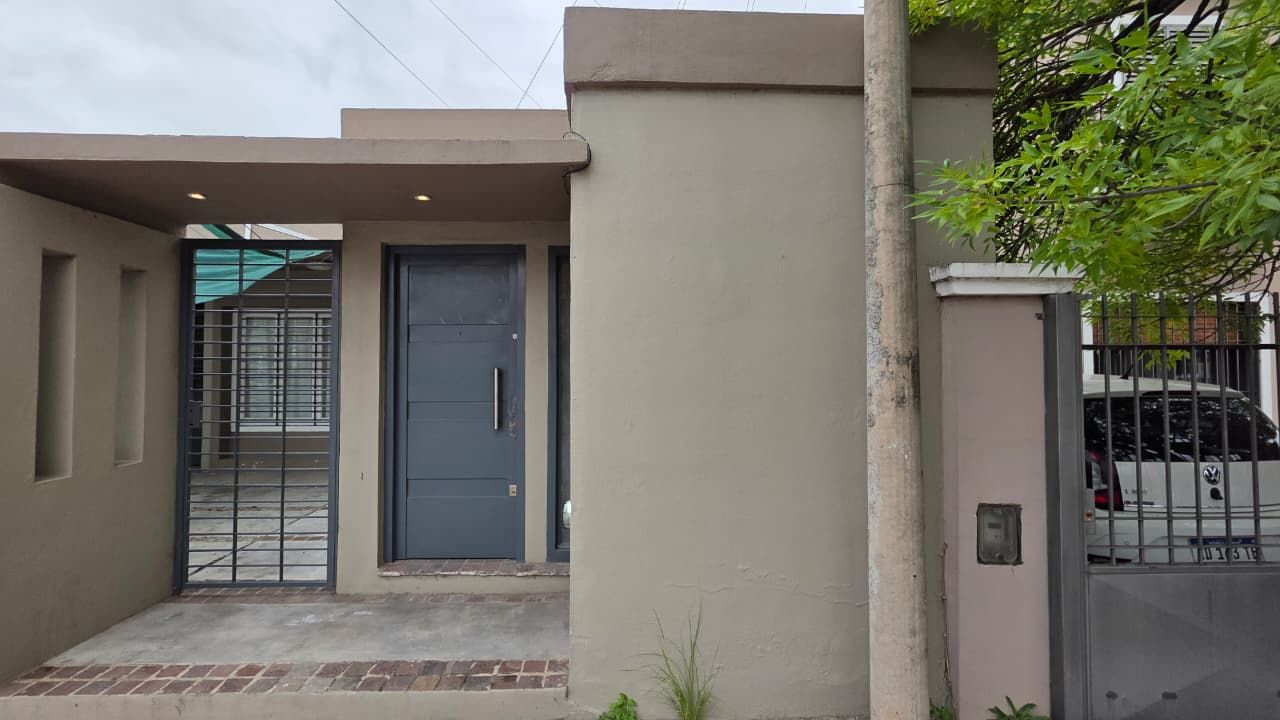 Vista exterior de la propiedad en Villa Cabrera, Córdoba