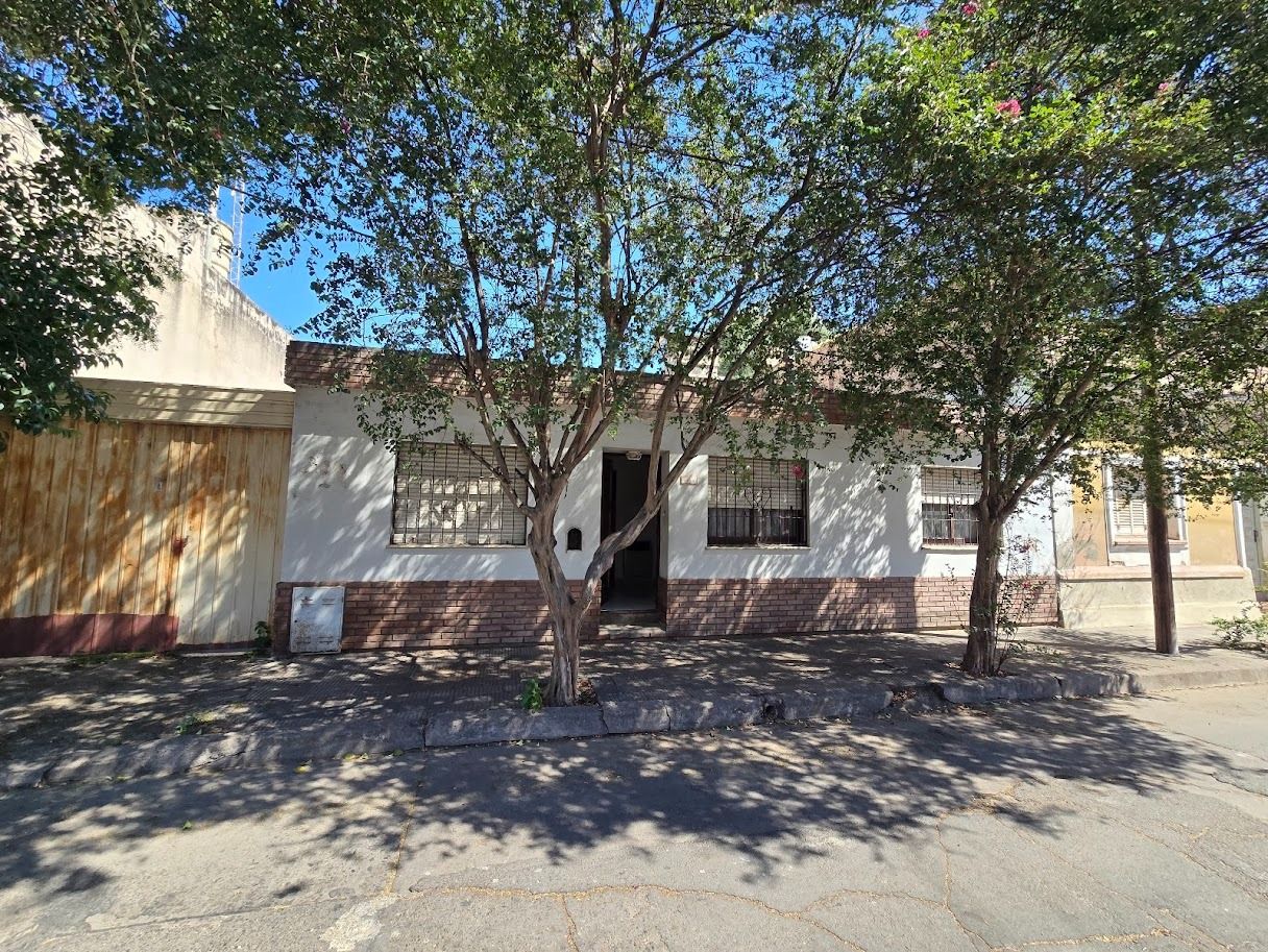 Vista exterior de la propiedad en Alberdi, Córdoba