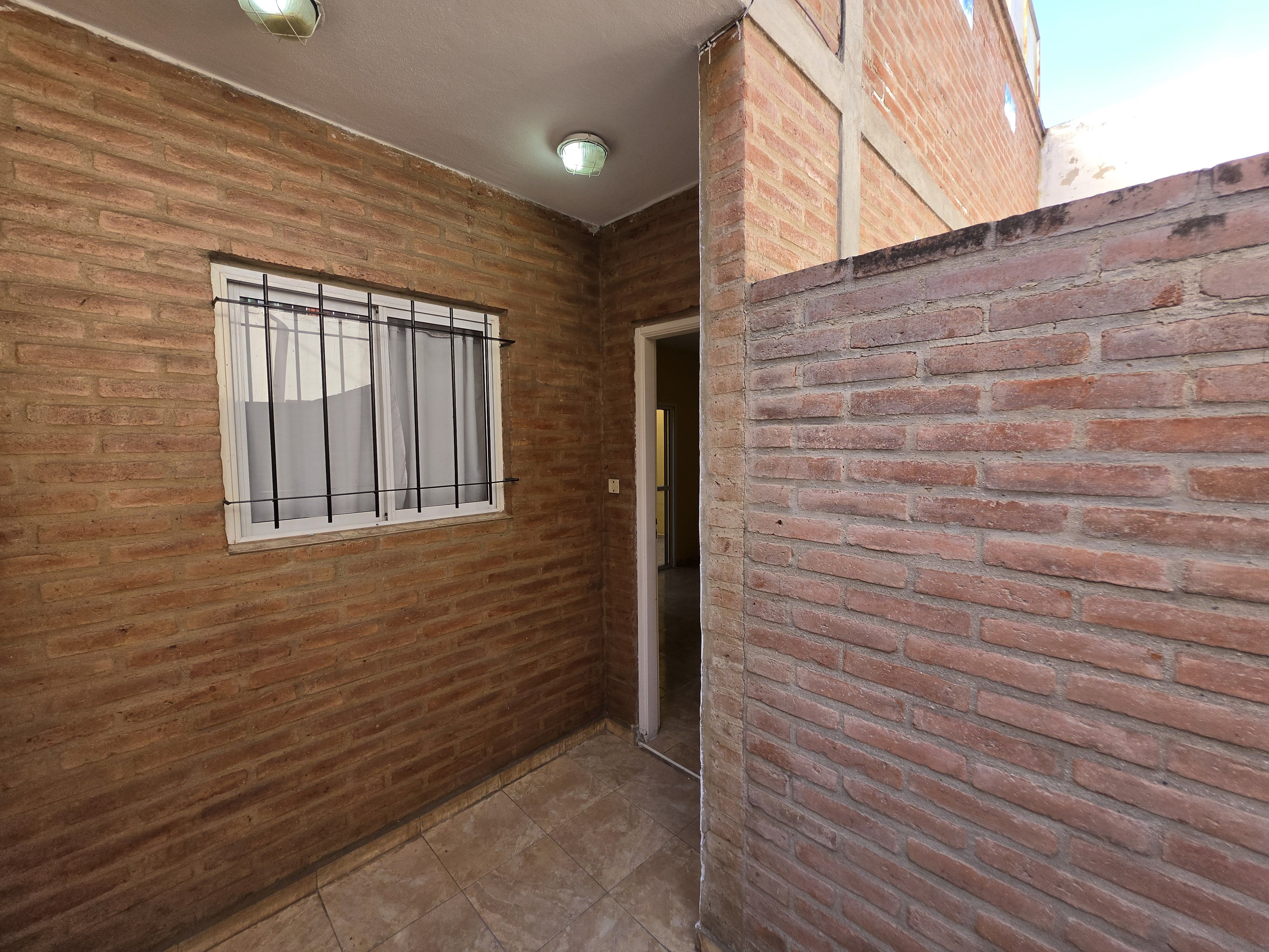 Vista exterior de la propiedad en Jorge Newbery, Córdoba