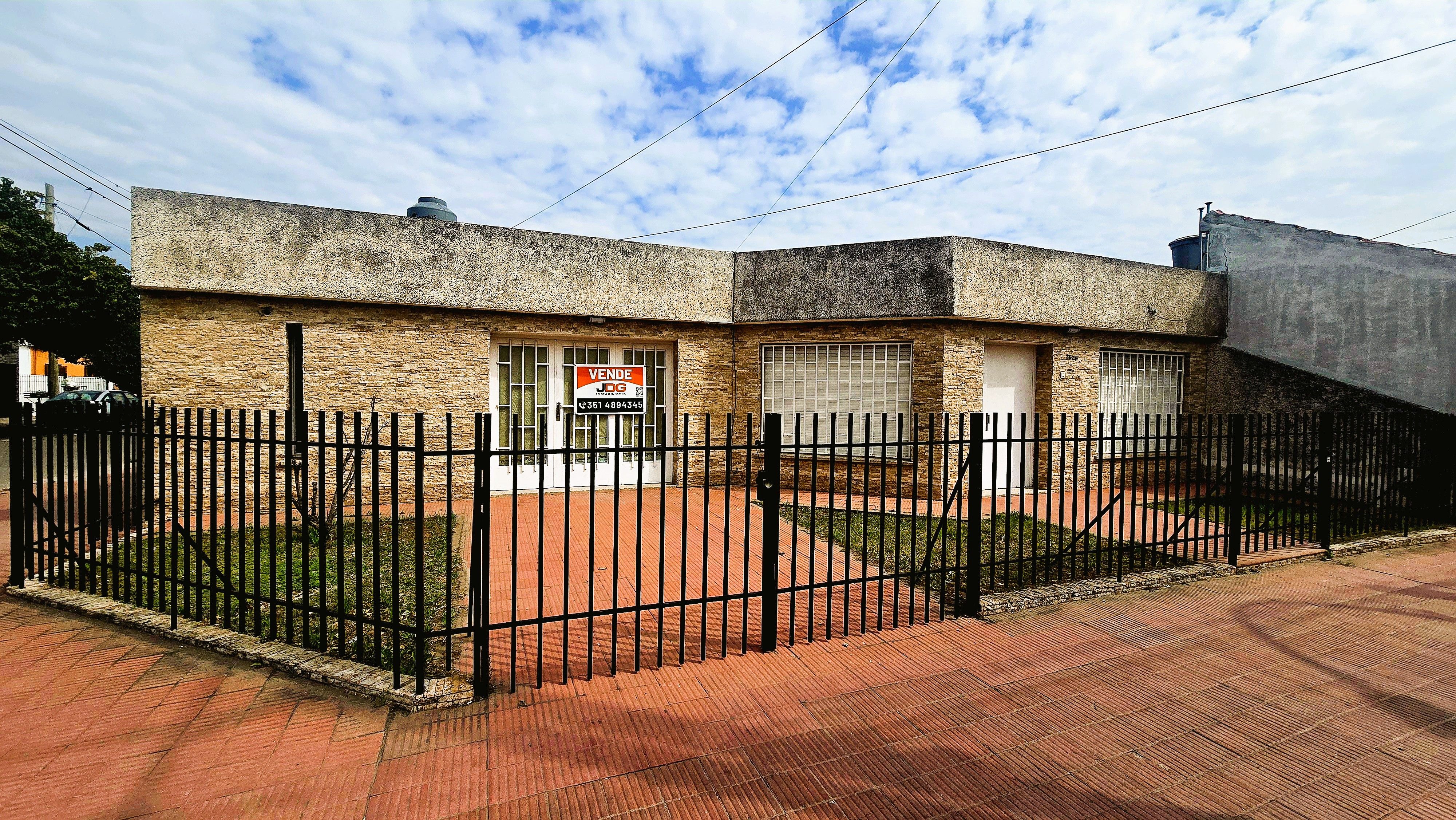 Vista exterior de la propiedad en Talleres Sur, Córdoba