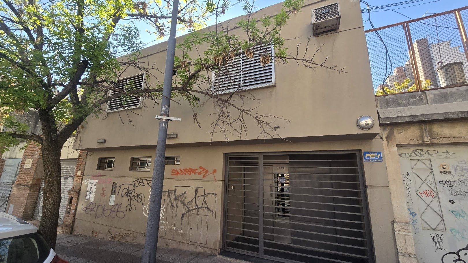 Vista exterior de la propiedad en Alberdi, Córdoba